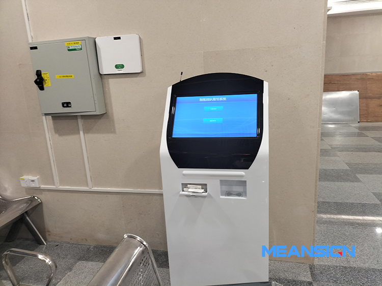 排隊(duì)取號機(jī)